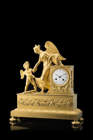 ANGEVIN A PARIS Pendola in bronzo dorato sormontata da allegoria...