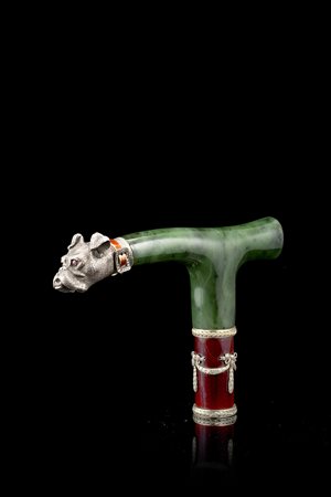 Impugnatura di bastone in pietra dura, argento parzialmente dorato, smalto...