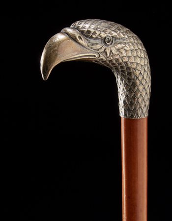 Bastone da passeggio in malacca con presa in argento a testa d'aquila a tutto...