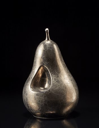 Rino Crivelli "Io sono una pera cangura" 1972, scultura in ceramica argentata...