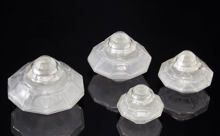 Manifattura francese. Gruppo di quattro bottiglie porta profumo di dimensioni...