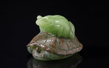 Presse-papier in pasta di vetro policroma raffigurante un rospo su carapace....