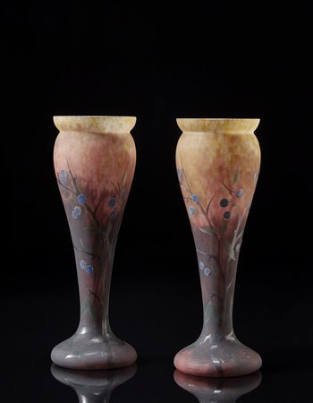 Mado, Nancy Coppia di vasi in vetro cammeo nei toni del bruno, rosa e...