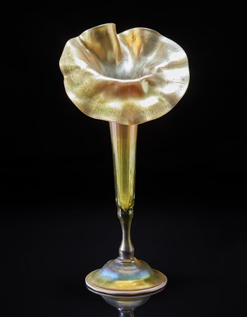 Louis Comfort Tiffany (New York 1848 - New York 1933)Vaso modello "W5701" in...