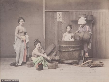 VON STILLFRIED-RATENICZ RAIMUND (1839-1911) Tre geishe al bagno 1880...