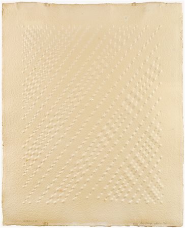 ENRICO CASTELLANI (Castelmassa 1930) senza titolo, 1992 carta a rilievo,...