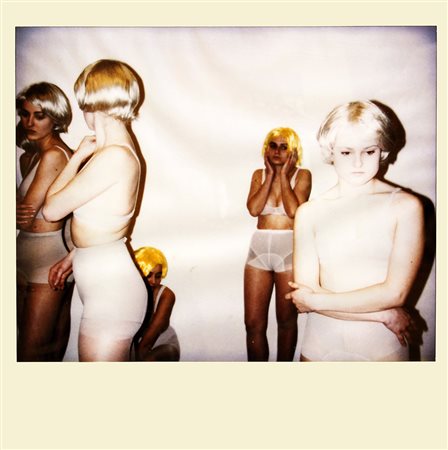 Vanessa BEECROFT (Genova 1969-04-25 ) VB 18 Performance 1996/CAPC 1996...