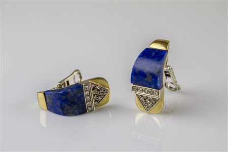 Orecchini in oro 18kt, gr complessivi 19.50. Diamanti ouit ouit cts 0.45, con...