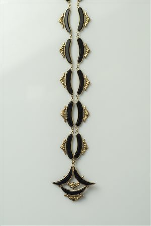 Collana fine 800 in oro giallo con inserti in onice. Gr 8.21. . . [Nessun...