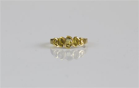 Anello oro giallo 18kt, gr 3,90. Zaffiri gialli cts 0,85 circa. . . [Nessun...