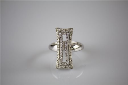 CHIMENTO Anello Chimento in oro bianco 18kt, gr 10.75. Diamanti cts 0.88. . ....