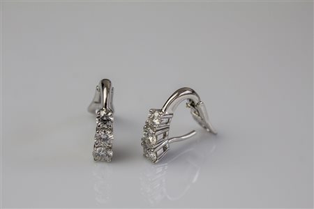 DAMIANI Orecchini Damiani in oro bianco 18kt, gr 5,20. Diamanti cts 1,28. . ....