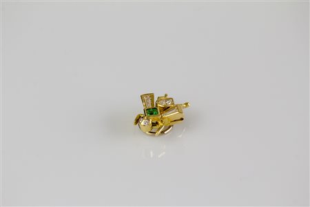 Spilletta da asola in forma di mosca in oro 18kt, gr 2, corpo in diamanti cts...