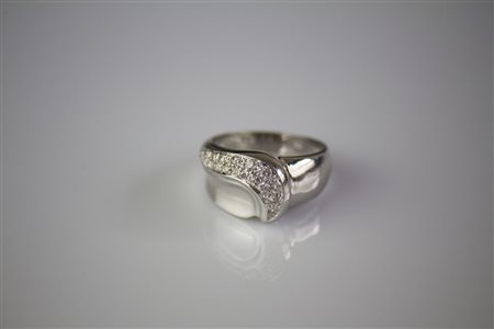 Anello in oro bianco 18kt, gr 7.05. Diamanti cts 0.36. . . . [Nessun Autore]...