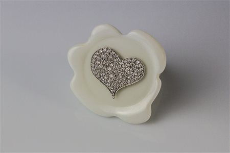 Anello in ceramica bianca. Diamanti cts 1.16. Firmati leaderline. . . [Nessun...