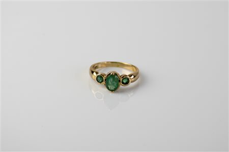 Anello in oro 9kt, con smeraldi, gr 2.40. . . [Nessun Autore] 9kt gold ring,...