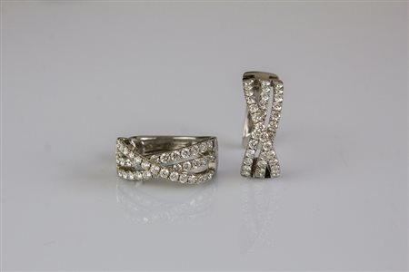 Paio di orecchini in oro bianco 18kt, gr 9.80. Diamanti cts 2.58. . . [Nessun...