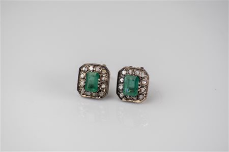 Orecchni vintage con smeraldi cts 4 e diamanti cts 0.70. . . [Nessun Autore]...
