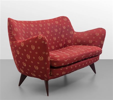 GUGLIELMO VERONESIUn divano della serie "Perla per ISA Bergamo, 1952....