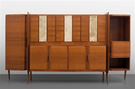 ICO PARISIUna credenza, anni '50. Legno impiallacciato in palissandro con...