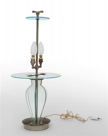 FONTANA ARTEUna lampada da tavolo, 1936. Metallo argentato, cristalli...