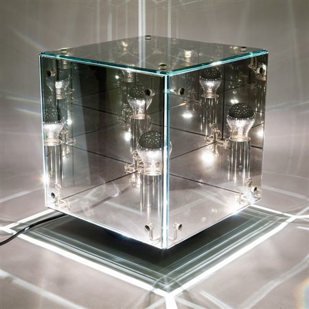 GRUPPO A.R.D.I.T.I.Una lampada da tavolo "Prismar" per NUCLEO SORMANI,...