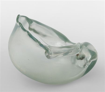 CARLO SCARPA, VENINIUna conchiglia in cristallo iridato, circa 1942. Marcata...