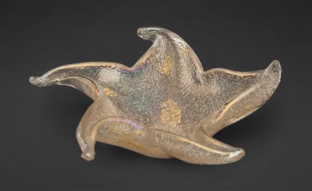 ERCOLE BAROVIER, BAROVIER & TOSOuna coppa a stella in vetro rugiadoso, circa...