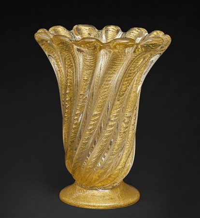 ERCOLE BAROVIER, BAROVIER E TOSOUn vaso in vetro cordonato oro.Altezza cm...