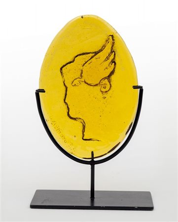 JEAN COCTEAU, FUCINA DEGLI ANGELIUna piastra in vetro ambra con figura di...