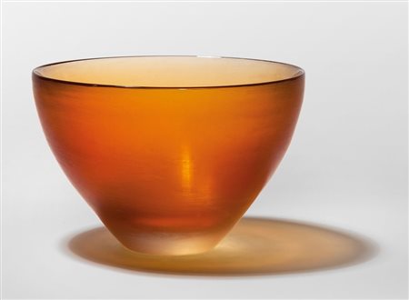 PAOLO VENINI Un vaso in vetro inciso, modello 4823, 1956. Marcato all"acido...