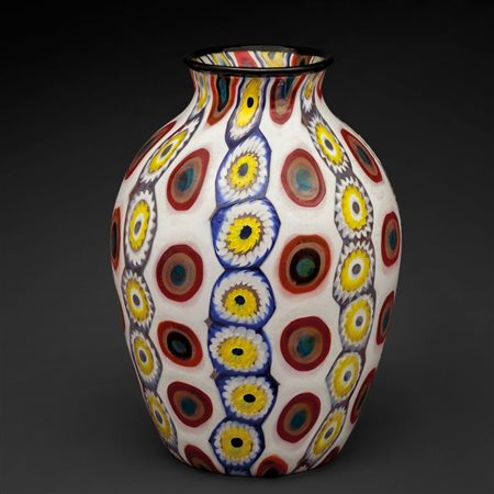 PAVANELLOUn vaso a murrine con bordo superiore in pasta vitrea nera,...