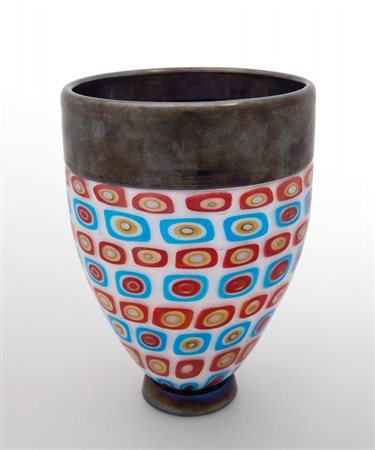 PAVANELLO Un vaso a murrine in vetro incamiciato con incalmo In vetro nero...