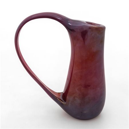GIORGIO FERRO, A.VE.M.Un vaso "Ansa volante", 1955.Vetro rosso...