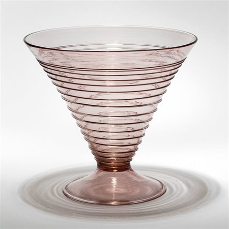 VITTORIO ZECCHIN, MVM CAPPELLIN Un vaso di forma conica in vetro ametista con...