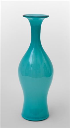 PAOLO VENINIUn vaso in vetro opalino, modello 3656, circa 1952. Marcato...