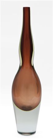 UN VASO IN VETRO SOMMERSO, anni "50. Altezza cm 43.