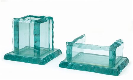 UN SET DA SRIVANIA, anni '50. comprendente un portapenne e un portabiglietti....