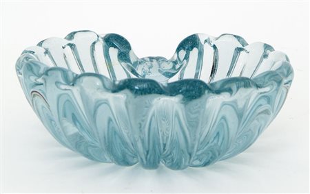 MURANO, anni "50. Una coppa costolata in vetro acquamarina. Altezza cm 7,...