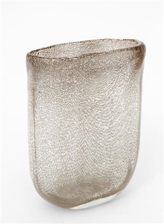 UN VASO IN VETRO SOFFIATO A BOLLICINE anni'60.Altezza cm 21.