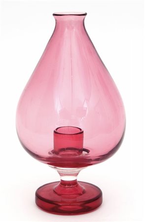 MURANO, anni "60. Un portacandele in vetro soffiato. Altezza cm 28.