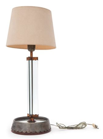 UNA LAMPADA DA TAVOLO, anni "30. Legno tornito, metallo nichelato, cristallo...