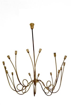 UN LAMPADARIO, anni "50. Ottone. Altezza cm 120, diametro cm 90.