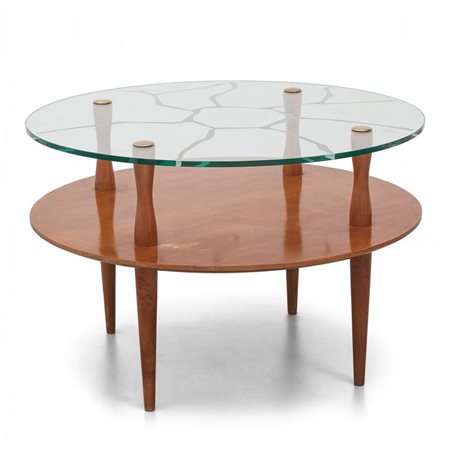 UN TAVOLINO, anni "50. Legno di faggio tinto all"anilina, ottone, cristallo...