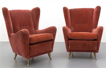 DUE POLTRONE, anni '50. Struttura interna in legno, gambe di ottone,...