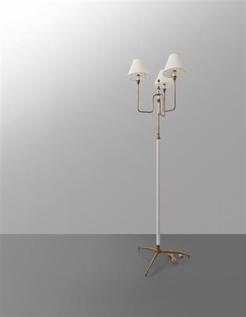 UNA LAMPADA DA TERRA, anni "50. Ottone lucido e laccato, , tubo di ottone...