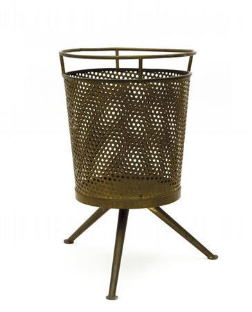 UN CESTINO GETTACARTE, anni "50. Ottone, lamierino di ottone traforato....