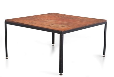 FRATELLI SAPORITI Un tavolino "Kristal", anni '50. Ferro verniciato, piedini...