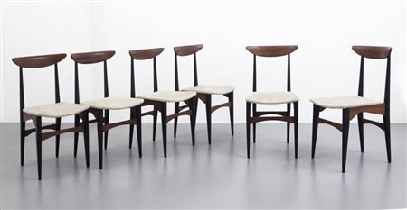 UN INSIEME DI SEI SEDIE, anni '60. Legno ebanizzato, legno di teak, sedile...