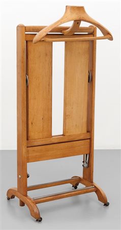 FRATELLI REGUITTI Un indossatore, anni "60. Legno di faggio. Marcato. Altezza...